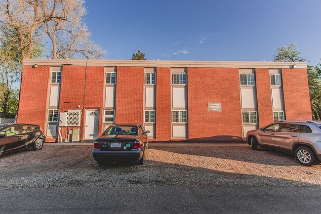 Building Photo - A Cozy 2 bed/1 bath Oasis in Central Boulder! Owner credits application fees! AVAILABLE SEPTEMBER...
