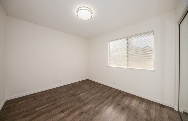 Building Photo - Beautiful 2 Story with Large Lot on Quiet ...