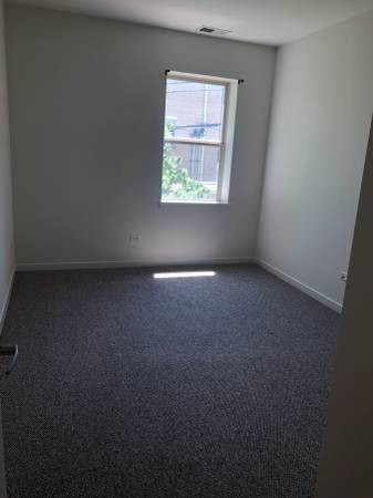 Second Bedroom - 915 S Lytle St