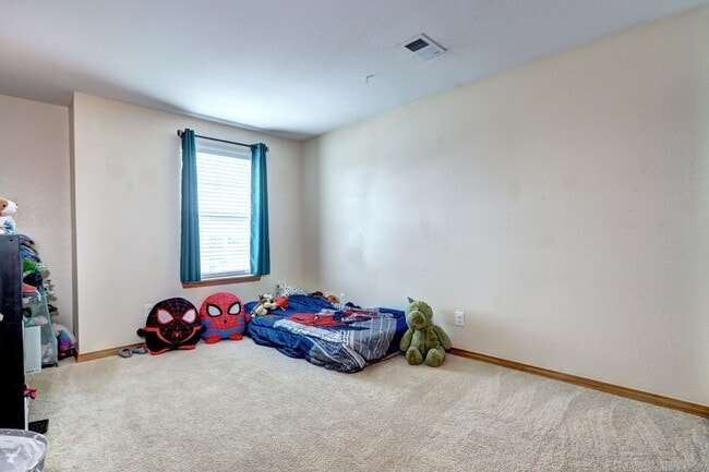 Building Photo - Canterberry Crossing Parker CO 4 bed 3 bat...