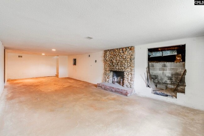 Building Photo - 120 McRae St