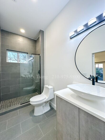 Building Photo - 316 Toledo St