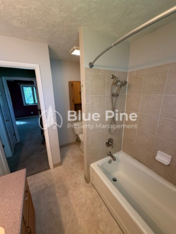 Building Photo - 648 Buckboard Ln