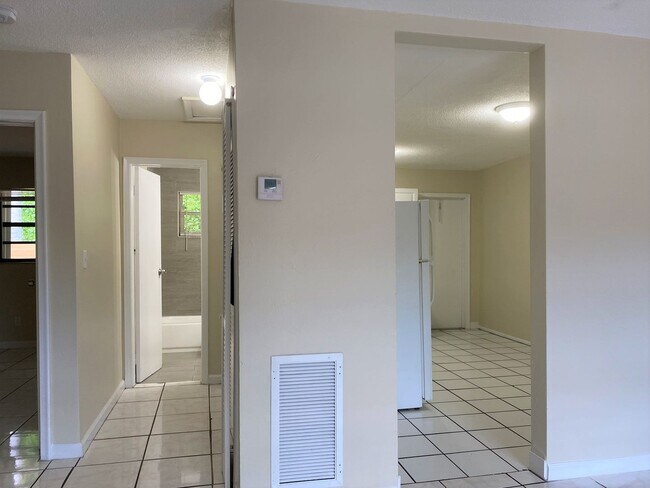 Building Photo - 4051 SW 23rd St