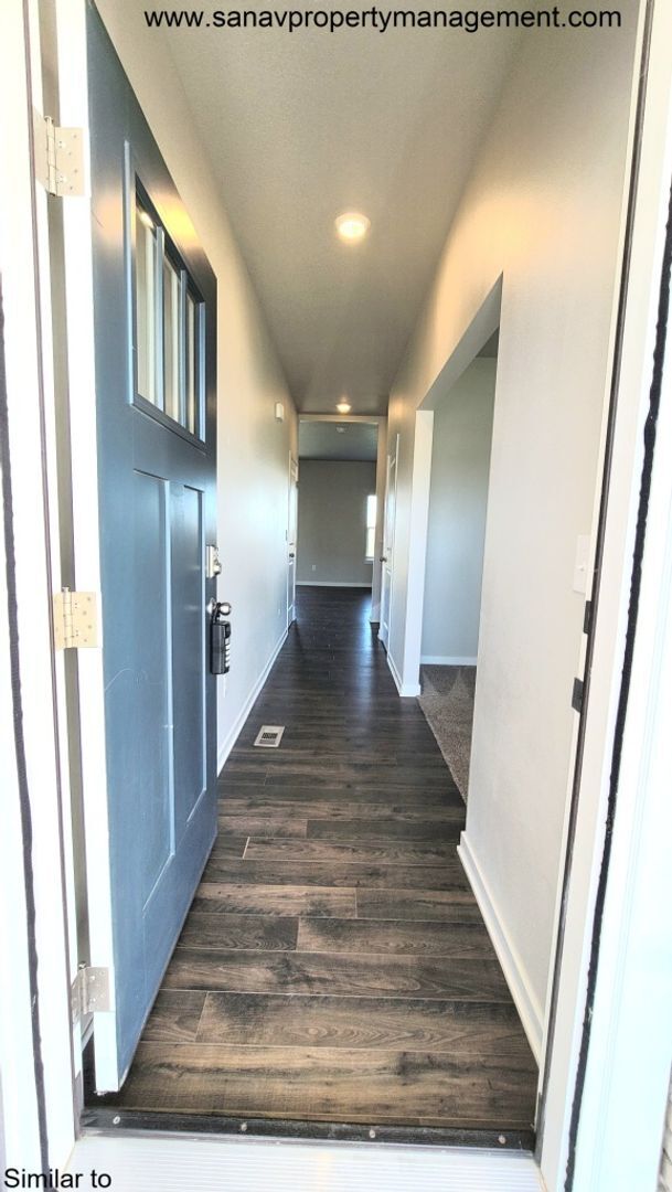 Building Photo - Charming & Spacious Home in Prime Ankeny L...