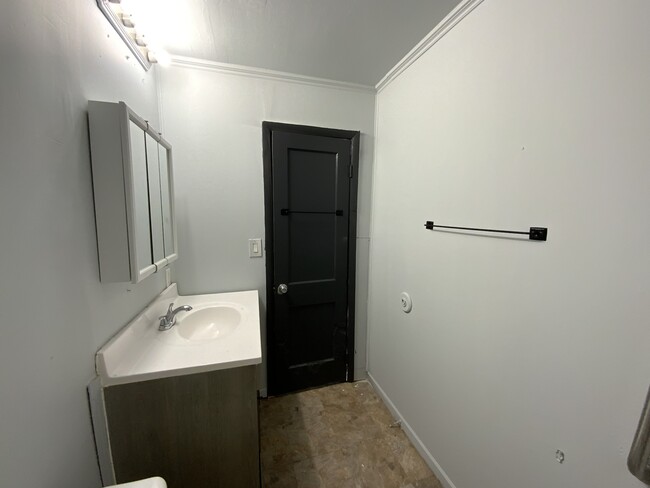 Building Photo - 226 Grace-