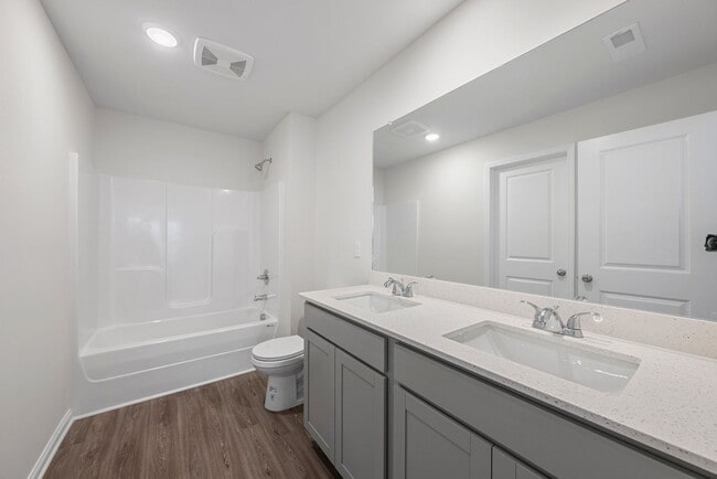Building Photo - 3142 White Ash St