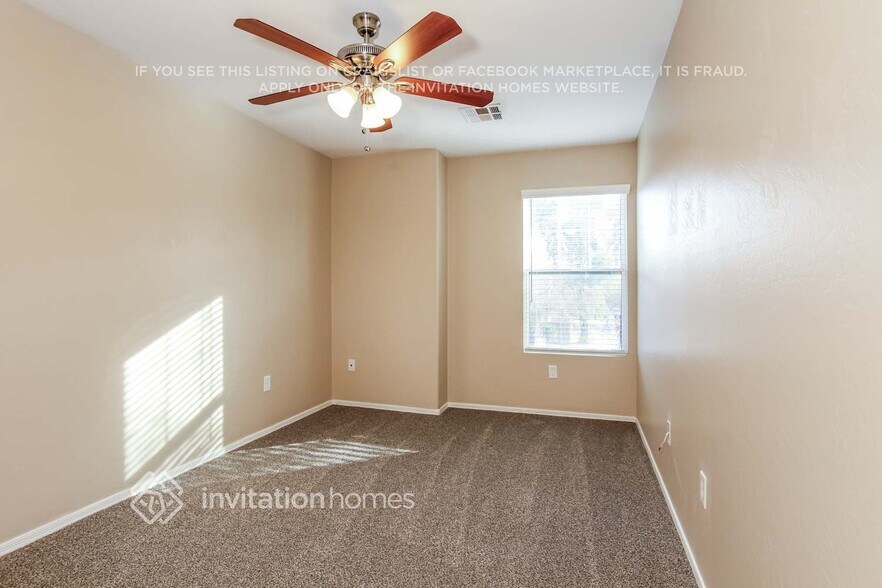 Building Photo - 1216 S 121st Ln