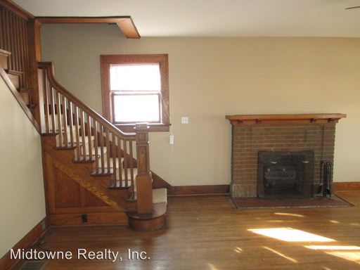 Building Photo - 726 E Washington Blvd