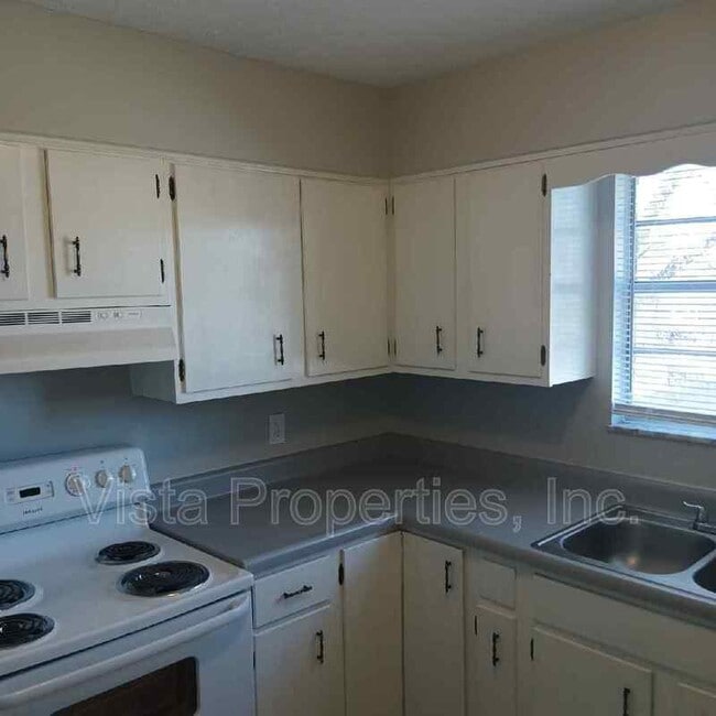Building Photo - 1603 Gagel Ave