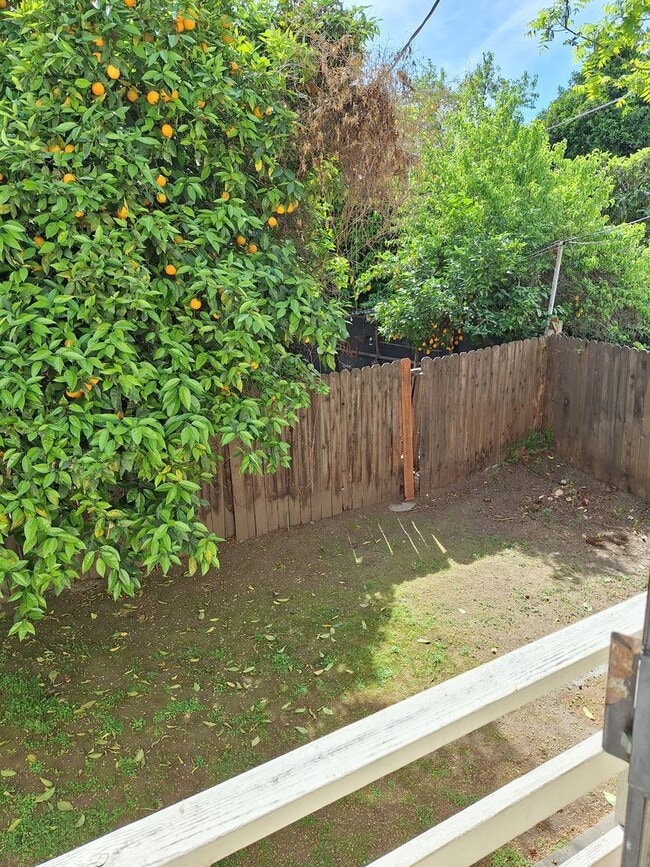 Building Photo - **Incredible 2 Bedroom, 1.5 Bath Home with a Fun Bonus Room!** Don’t miss out on this fantastic o...