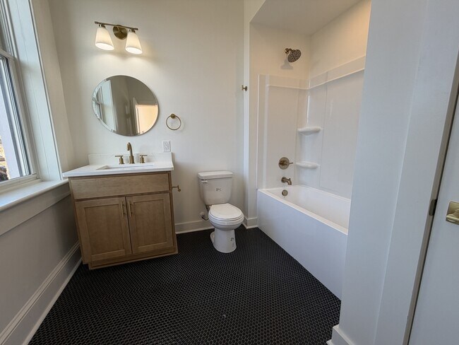 Building Photo - 901 Fifth Street - 202