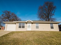 Building Photo - 1600 Marion Dr
