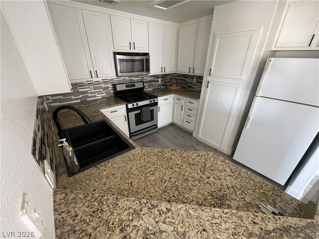 Building Photo - 1521 Linnbaker Ln