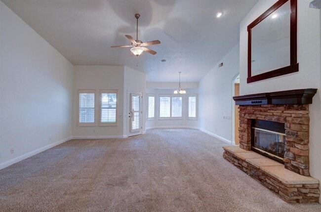 Building Photo - 1824 E Turnberry Ave