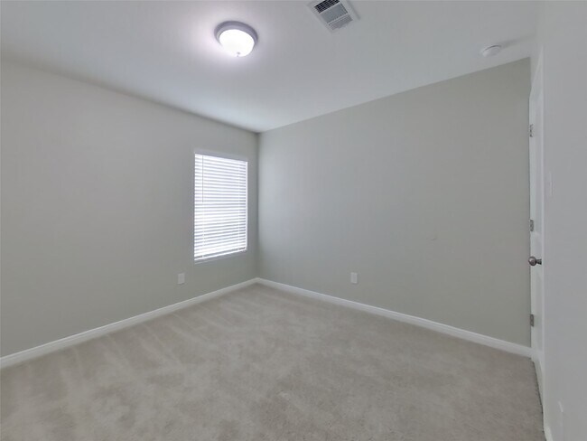 Building Photo - 10050 Cerritos dr