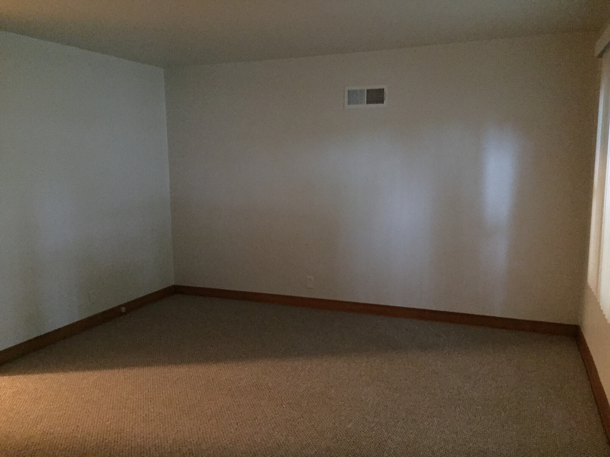 Building Photo - 1008 Sunset Dr
