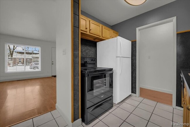 Building Photo - 26435 Tawas St