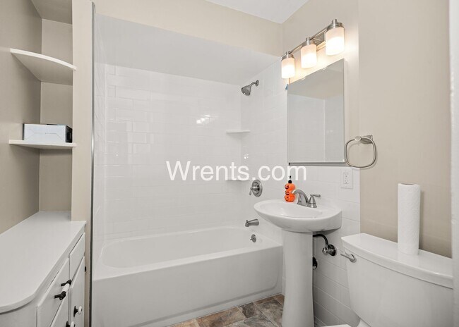 Building Photo - Newly renovated 3bd 2bath Shadle Rancher MUST SEE