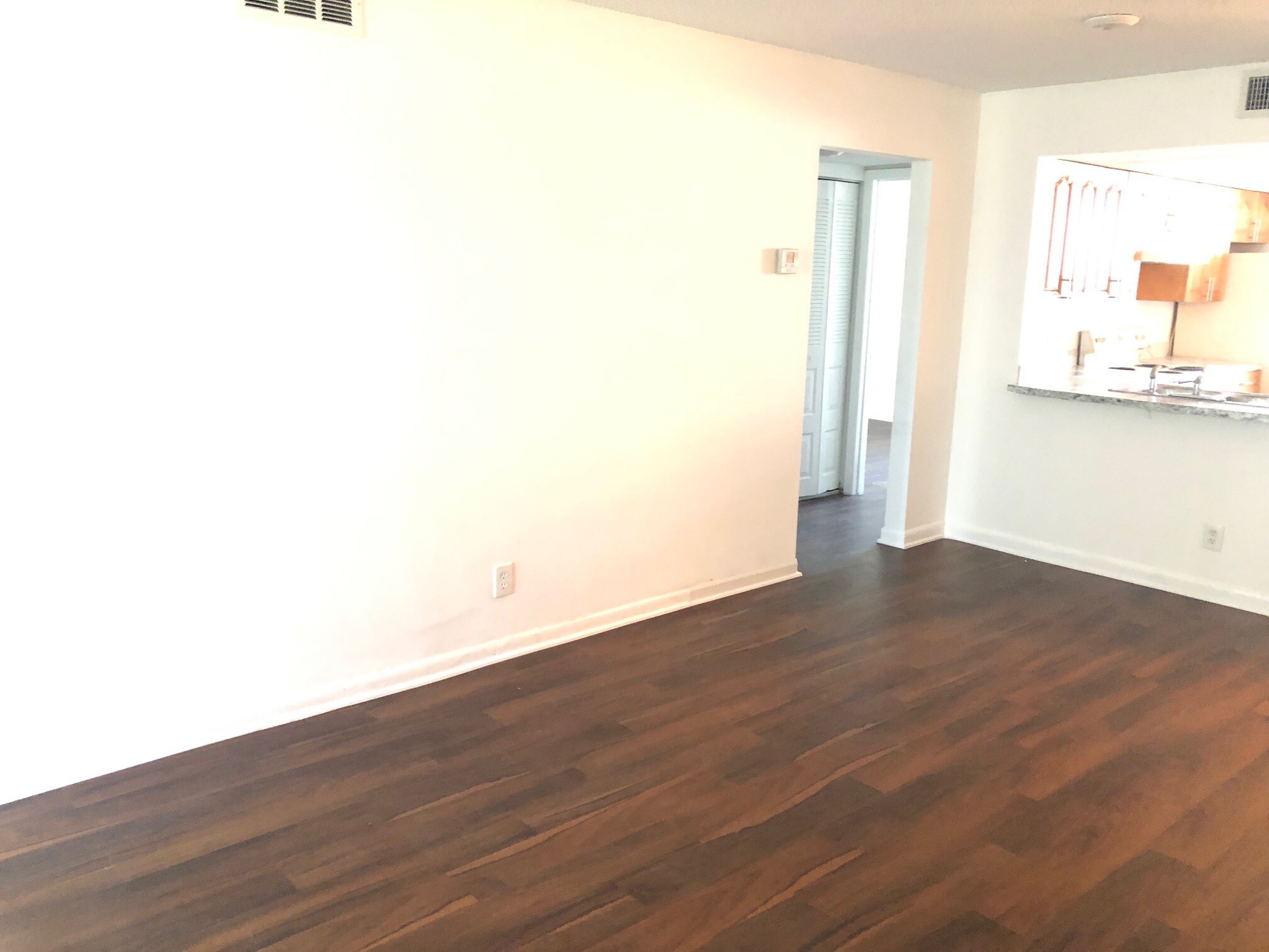 Building Photo - 203 Lake Pointe Dr