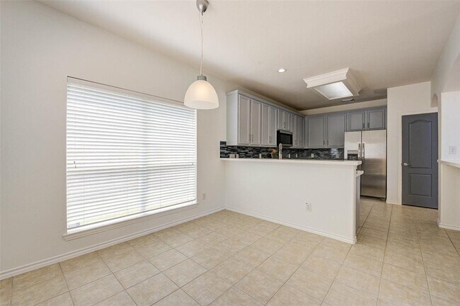 Building Photo - 14018 White Oak Gardens Dr