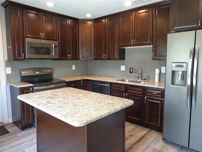 Building Photo - 3813 Orange Pointe Rd