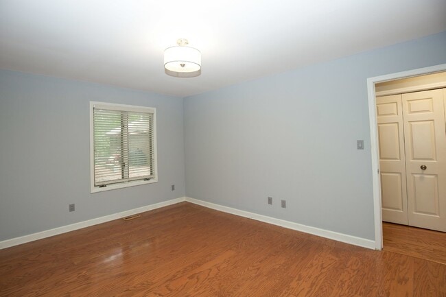 Building Photo - Cottage life in Southern Pines