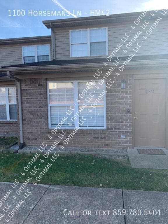 Building Photo - 1100 Horsemans Ln