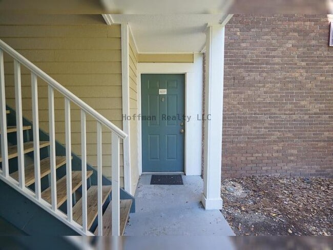 Building Photo - Beautiful 2-Bedroom Condo with Lake Views in Carrollwood