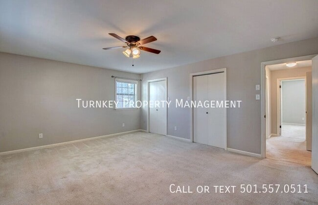 Building Photo - 2 Forest Maple Ct