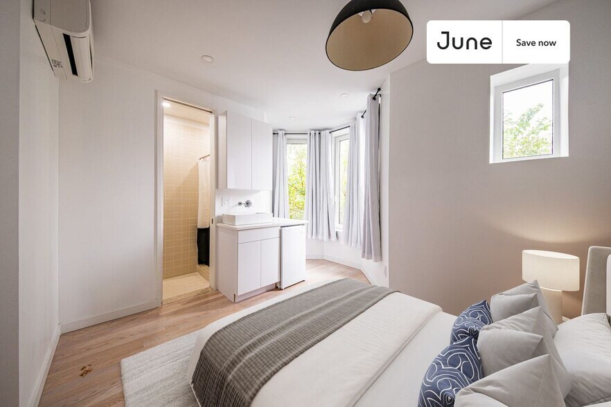 Building Photo - 624 E 17th St