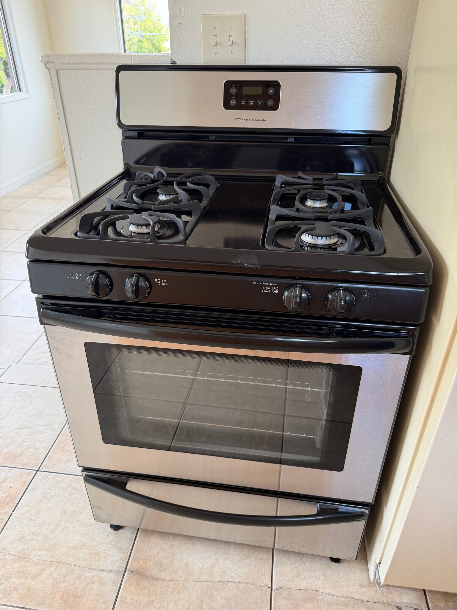 Building Photo - 15231 Acre St