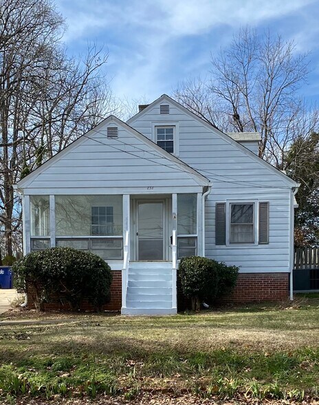 Building Photo - 838 Shober St