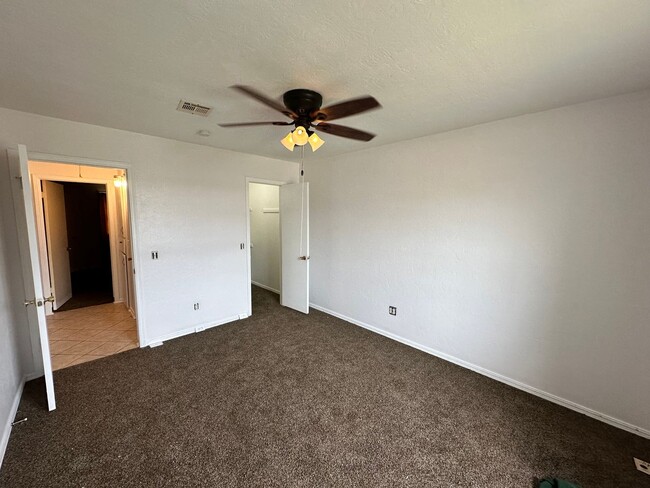 Primary Photo - 2 bed/ 1 bath condo in Bethany