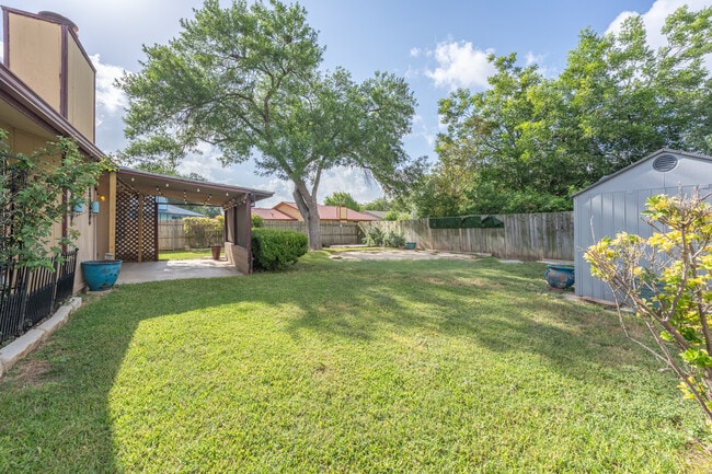 Building Photo - 6822 Rivulet