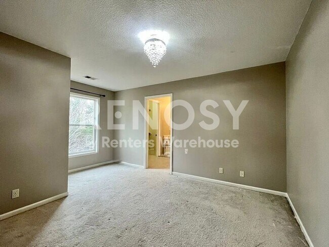 Building Photo - 5 Bedroom Home in Overland Park