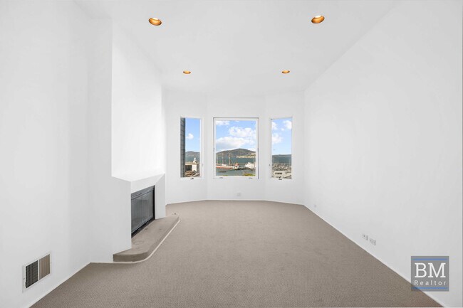 Building Photo - 862 North Point St
