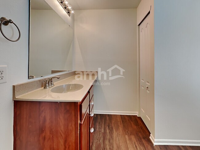 Building Photo - 308 Ranlo Ave