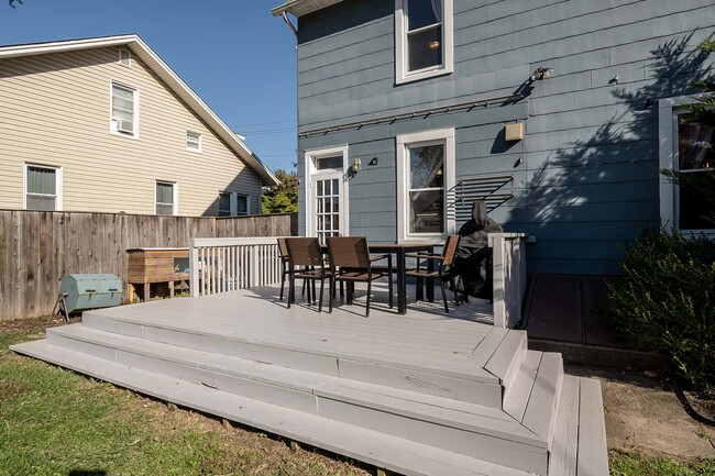 Building Photo - 4706 Grindon Ave