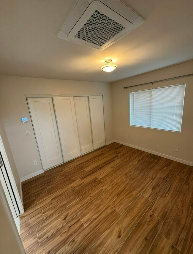 Building Photo - 4422 Long Branch Ave