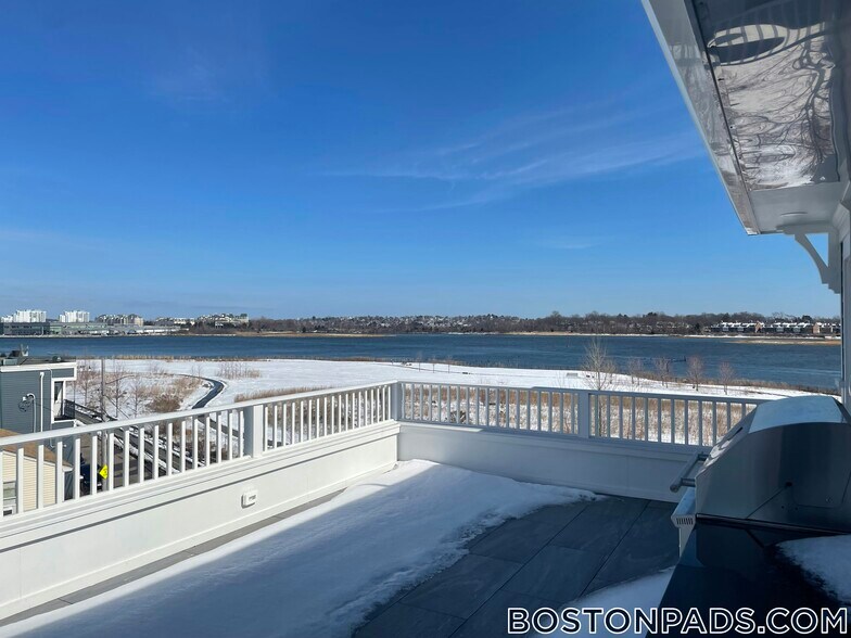 Building Photo - 54 Taylor St