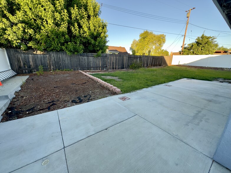 Back Patio - 24171 Laulhere Plz