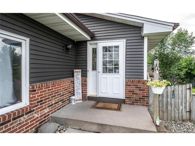Building Photo - 1142 Cheery Ln NE