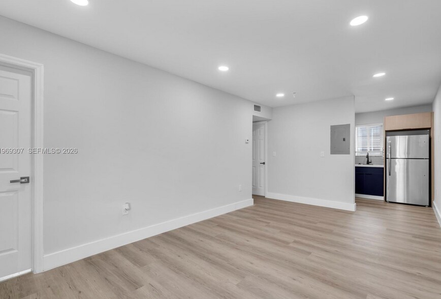 Building Photo - 560 NE 63rd St