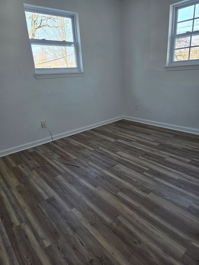 Building Photo - Renovated 2 Bedroom  Ranch for Rent in Aurora