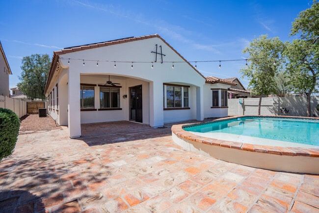 Building Photo - 17564 W Verdin Rd