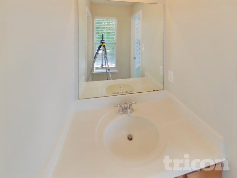 Building Photo - 704 Crockett Dr