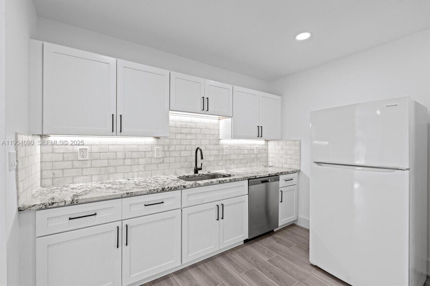 Building Photo - 326 191st St