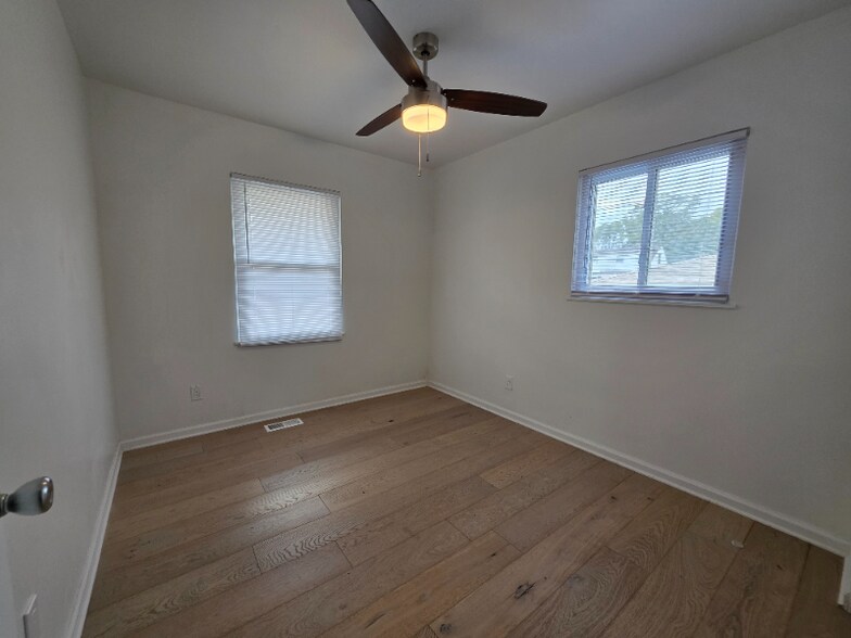 Building Photo - 310 Merrill Ave