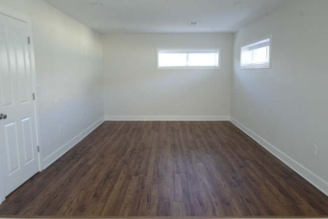 Building Photo - 818 Francis Pl